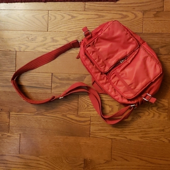 Red bag - Picture 1 of 8